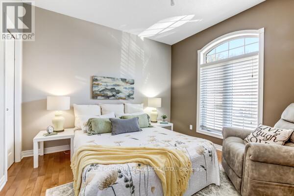 #5 417 HYDE PARK ROAD - 5