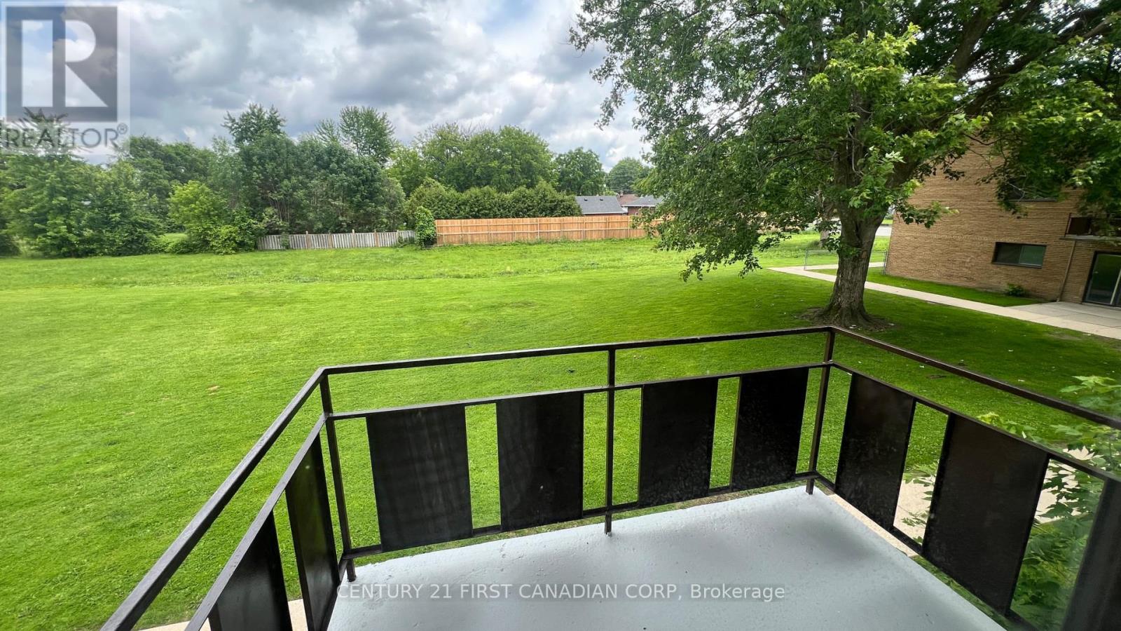#207 1830 DUMONT STREET - 14