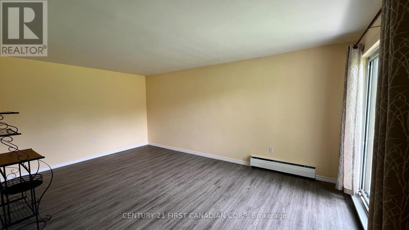 #207 1830 DUMONT STREET - 2