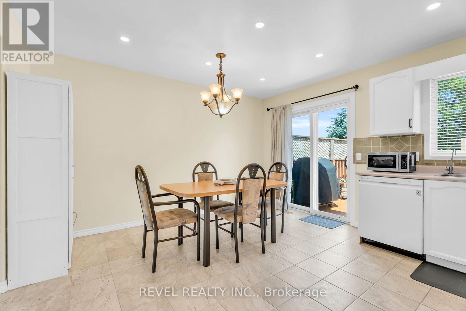 433 GREENWOOD STREET - 13