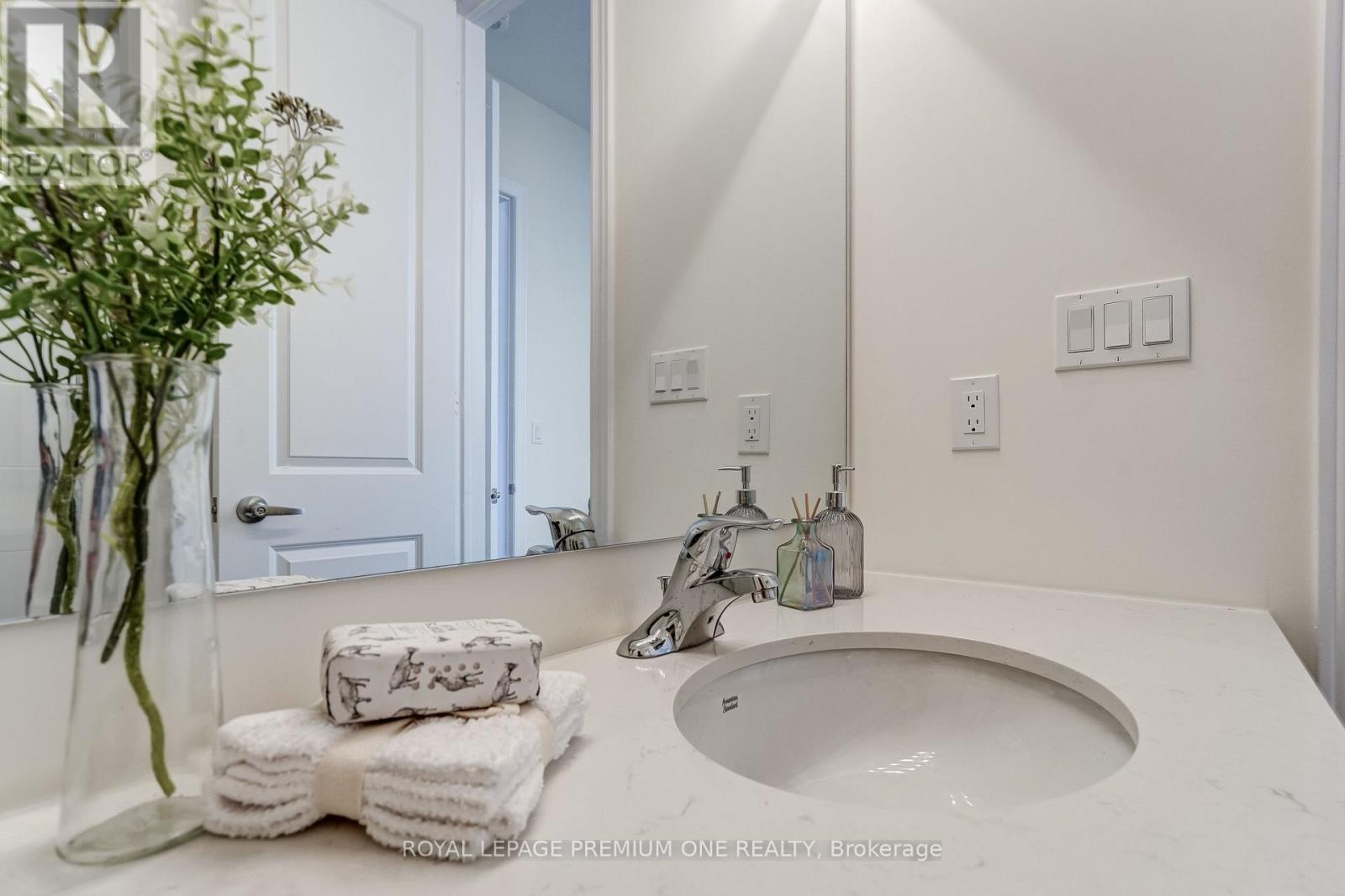 10 PERCHERON COURT - 7