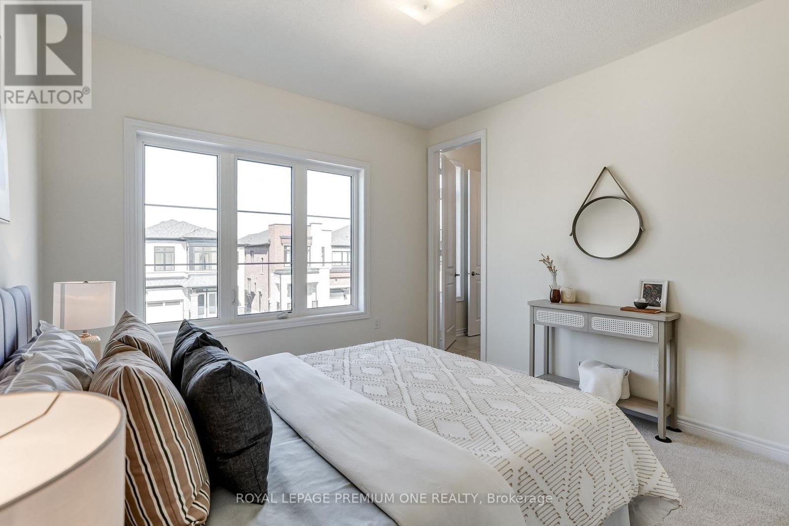 10 PERCHERON COURT - 31