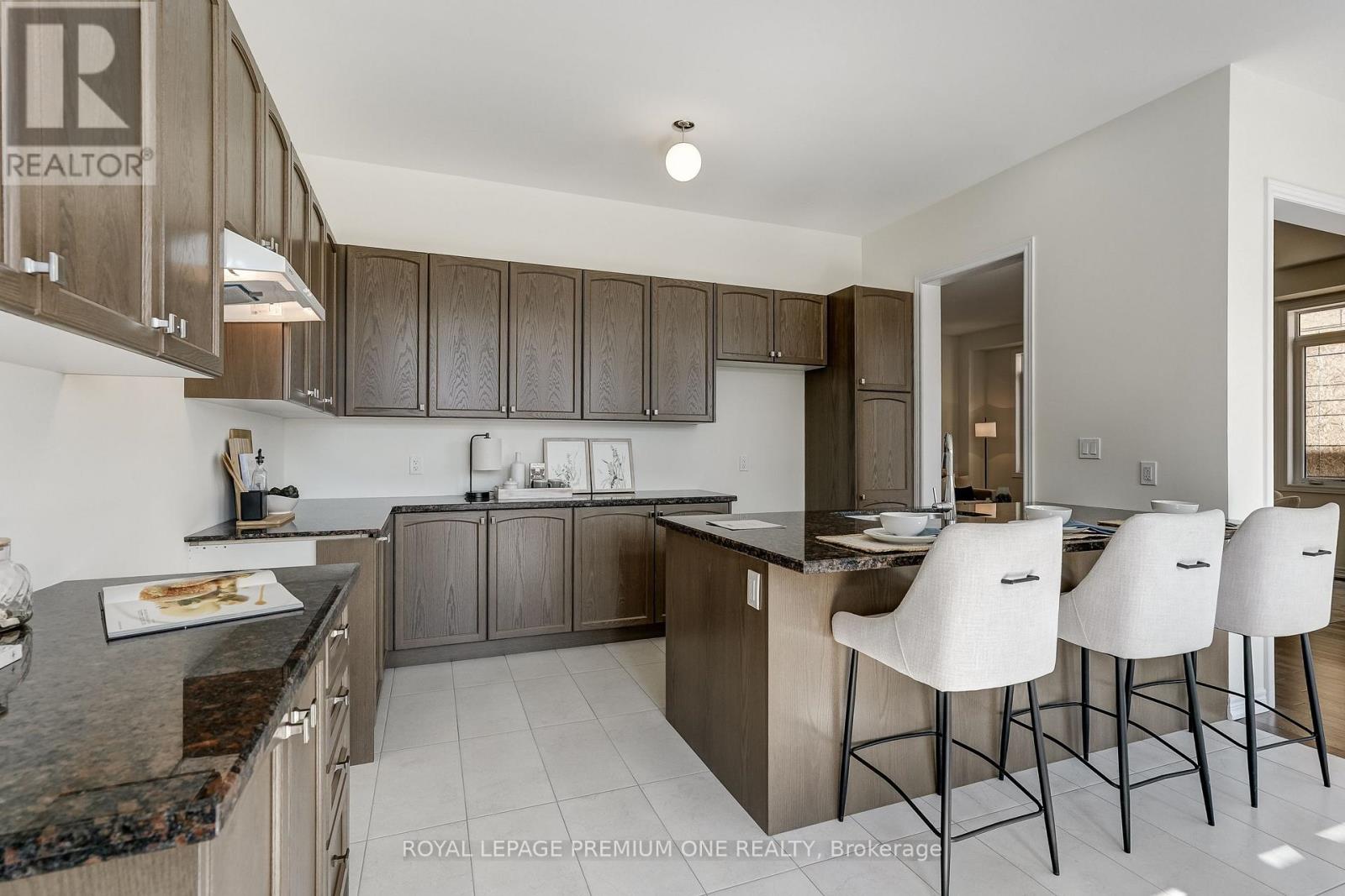 10 PERCHERON COURT - 21