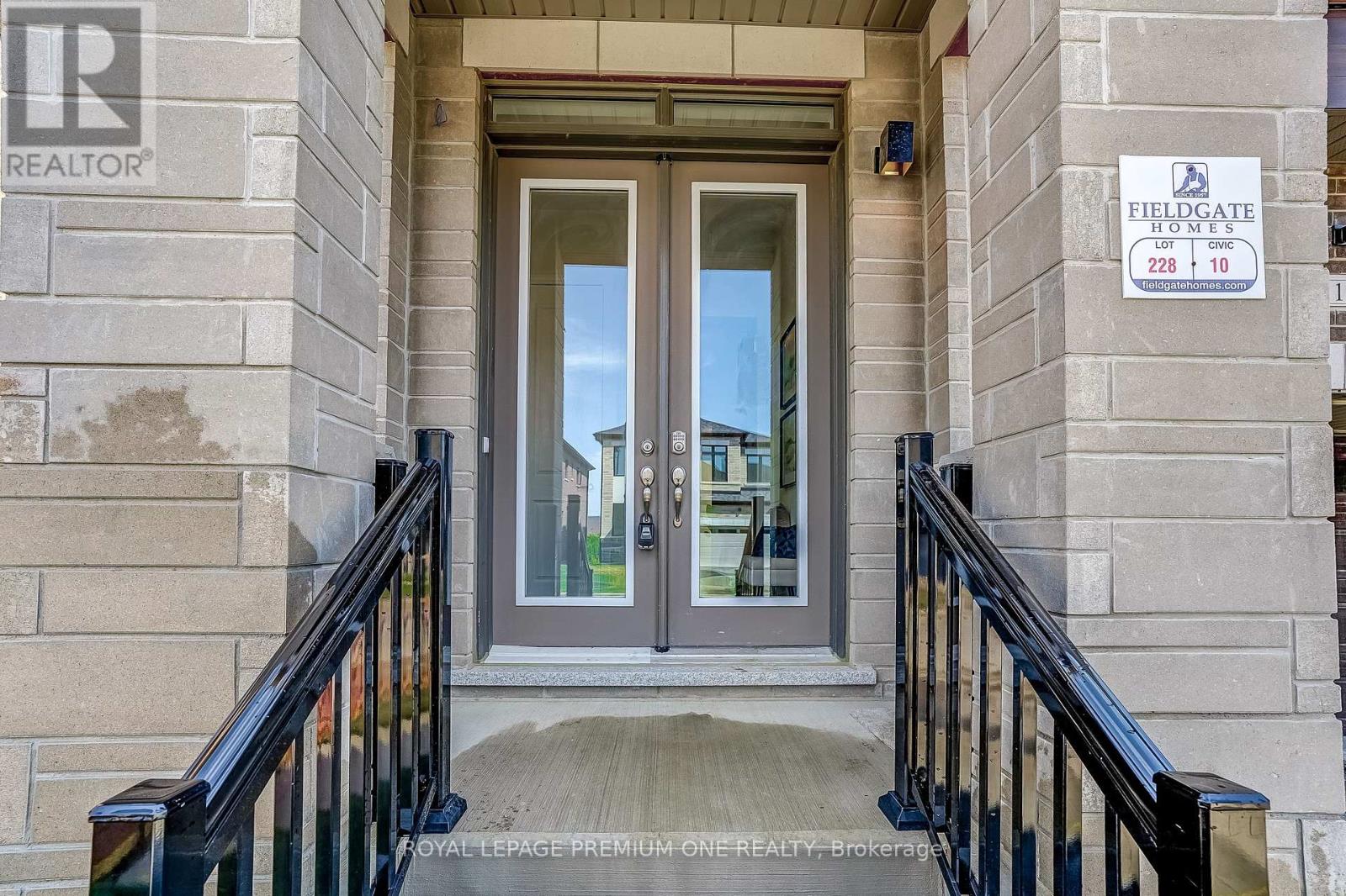 10 PERCHERON COURT - 3