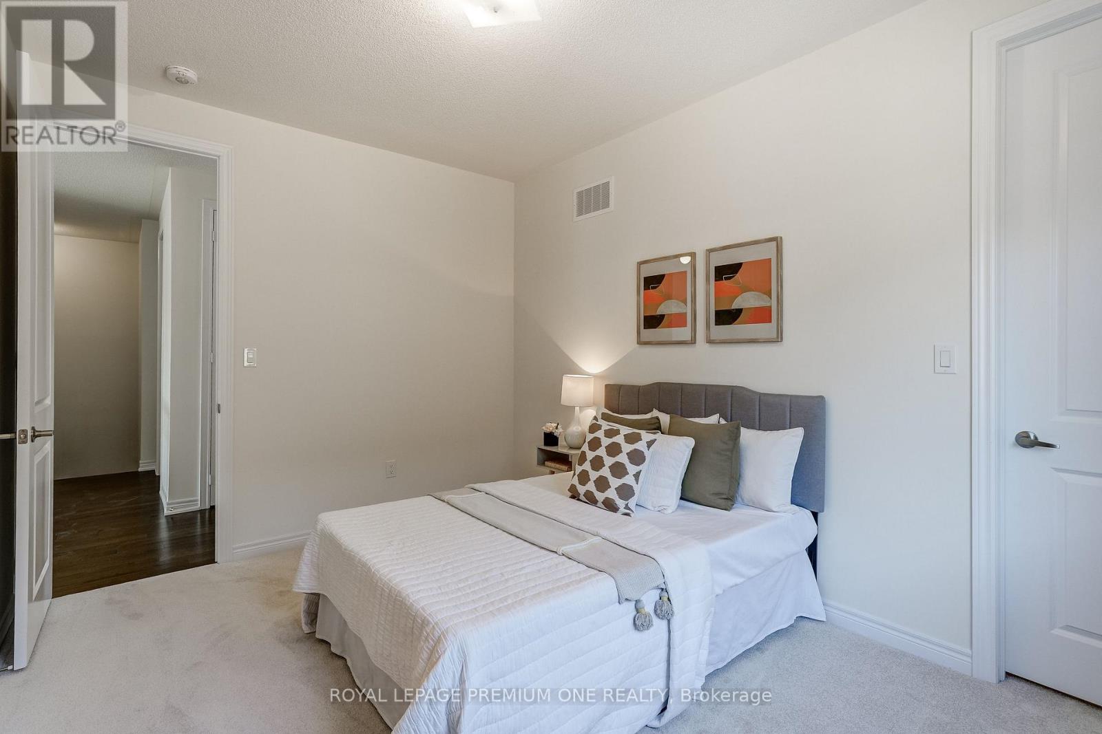 10 PERCHERON COURT - 42
