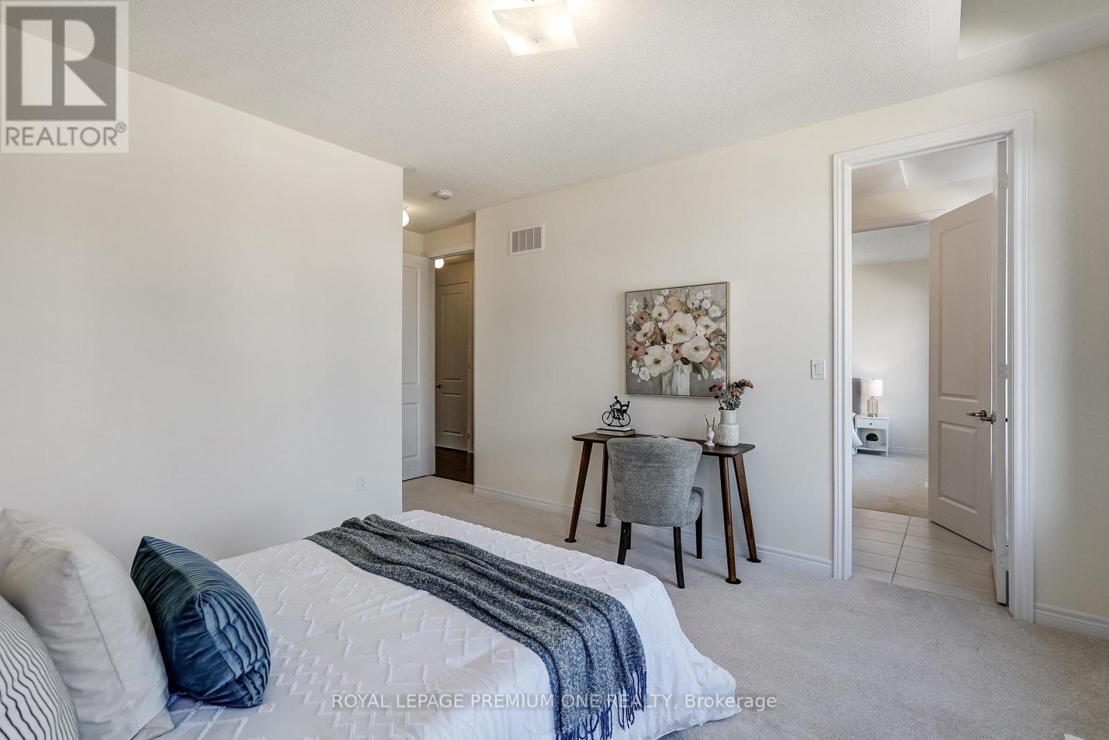 10 PERCHERON COURT - 37
