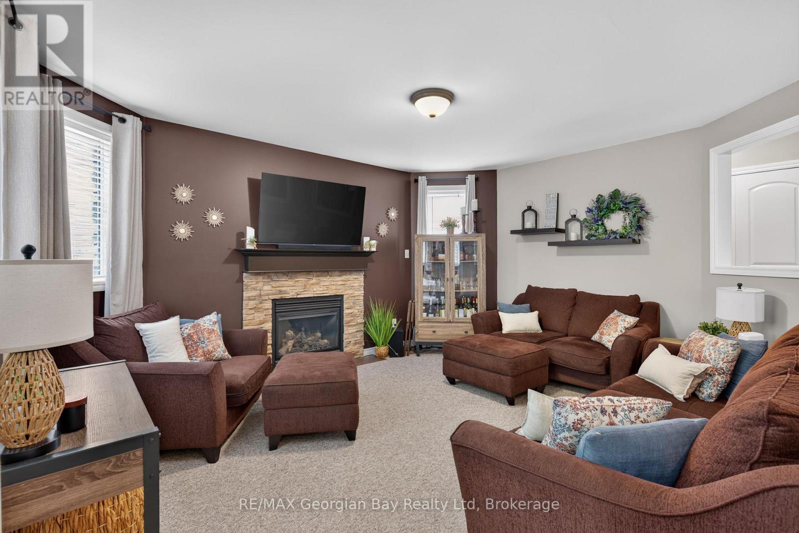 400 KELLER DRIVE - 14