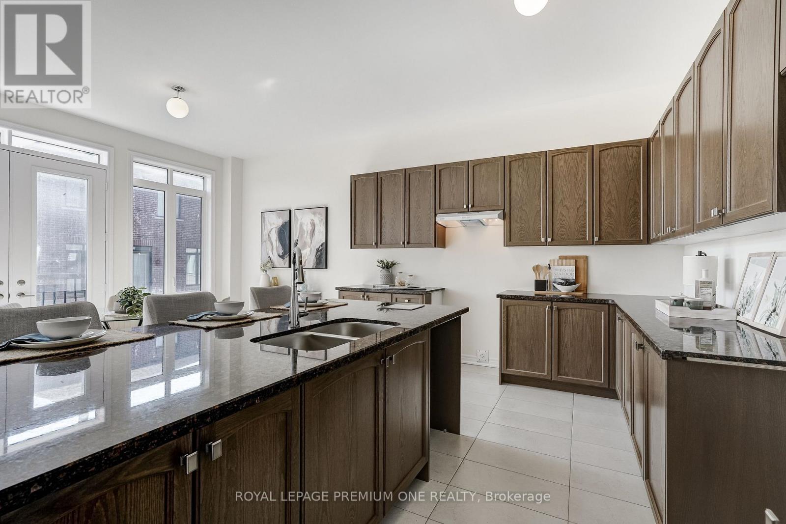 10 PERCHERON COURT - 17