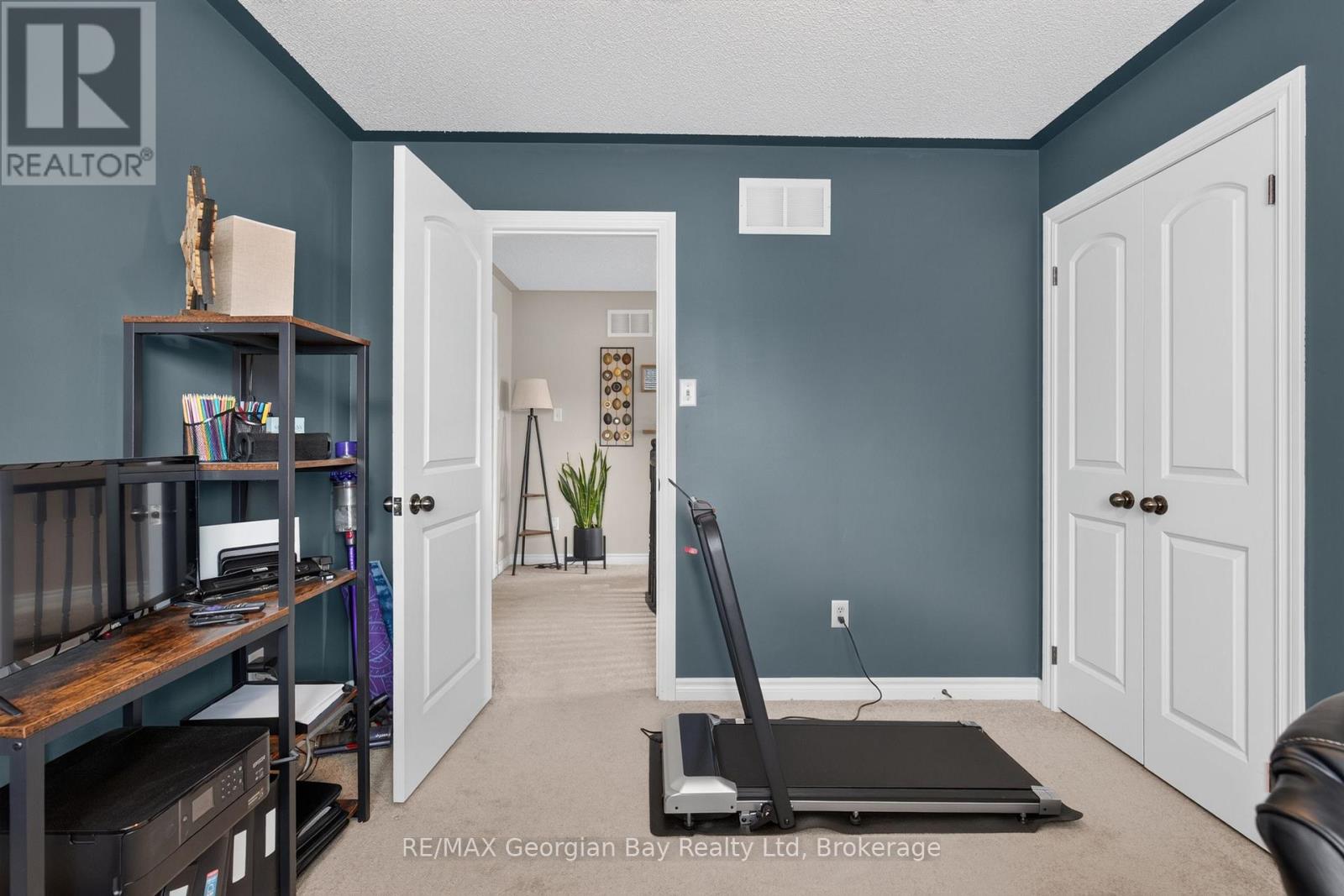 400 KELLER DRIVE - 25