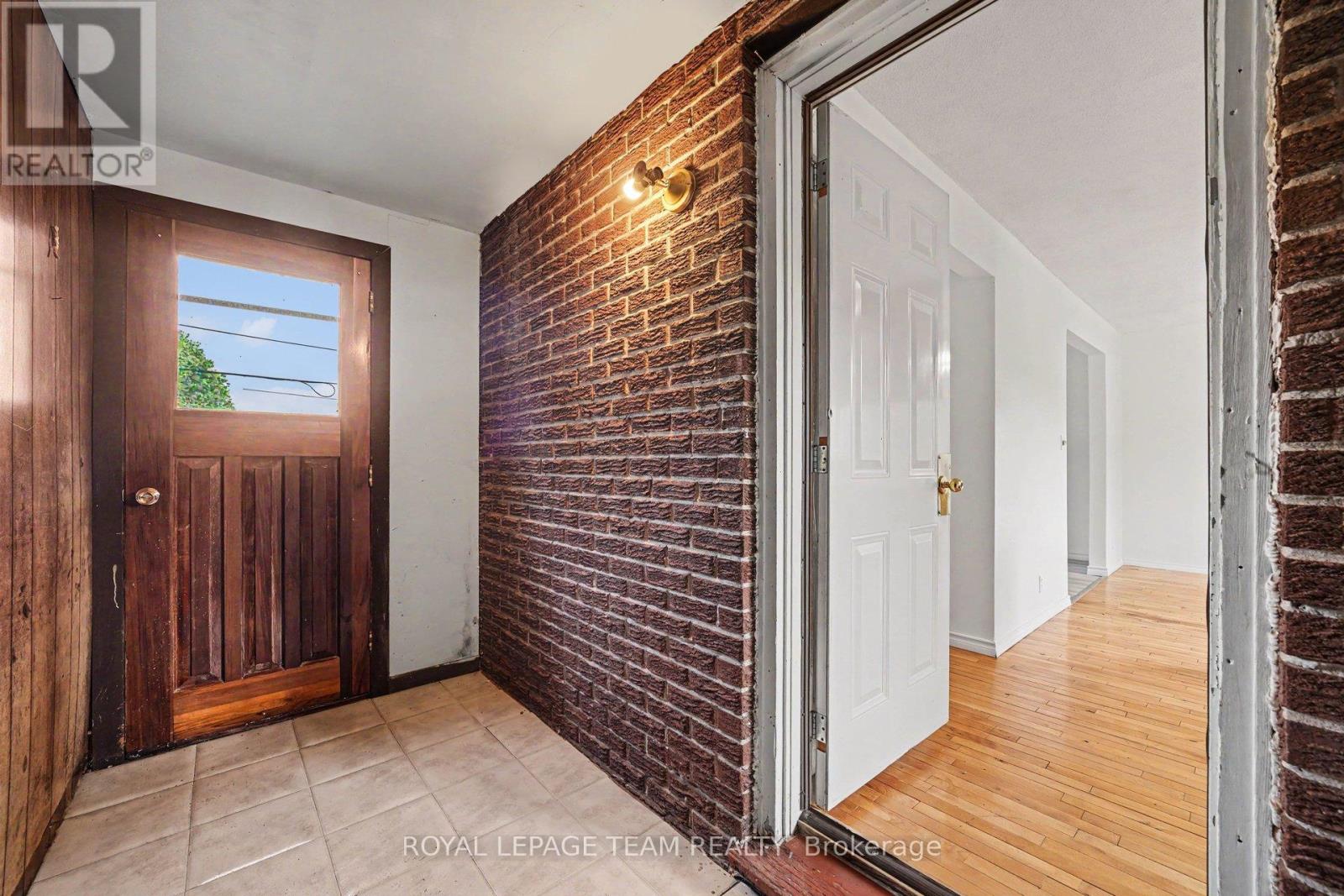 4 Bed, 1 Bath House for Sale in Ottawa – 129 CHRISTOPHER HAMILTON STREET, Ottawa – MLS# X13506700 - Image 6