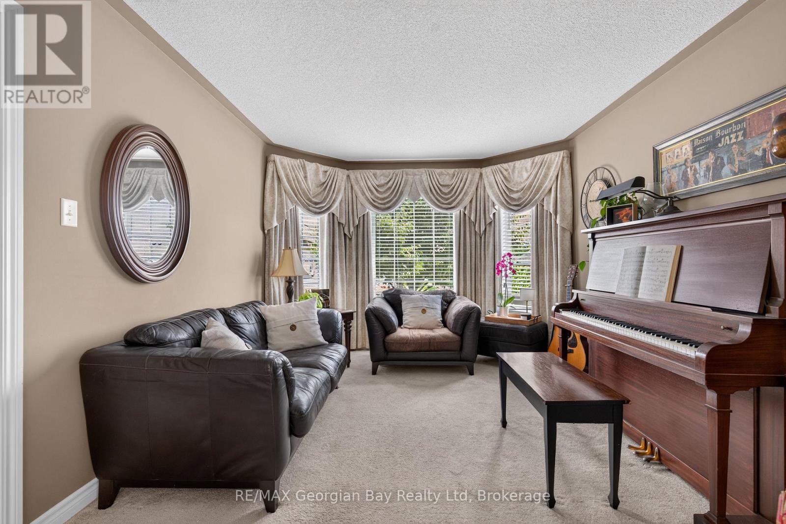 400 KELLER DRIVE - 4
