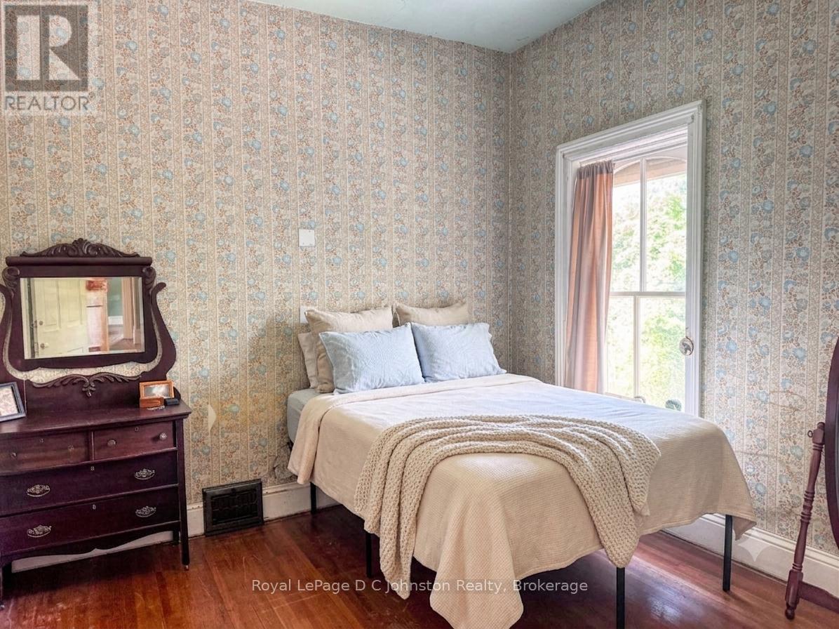#1, #2, #3, #4 - 490 MILL STREET - 21