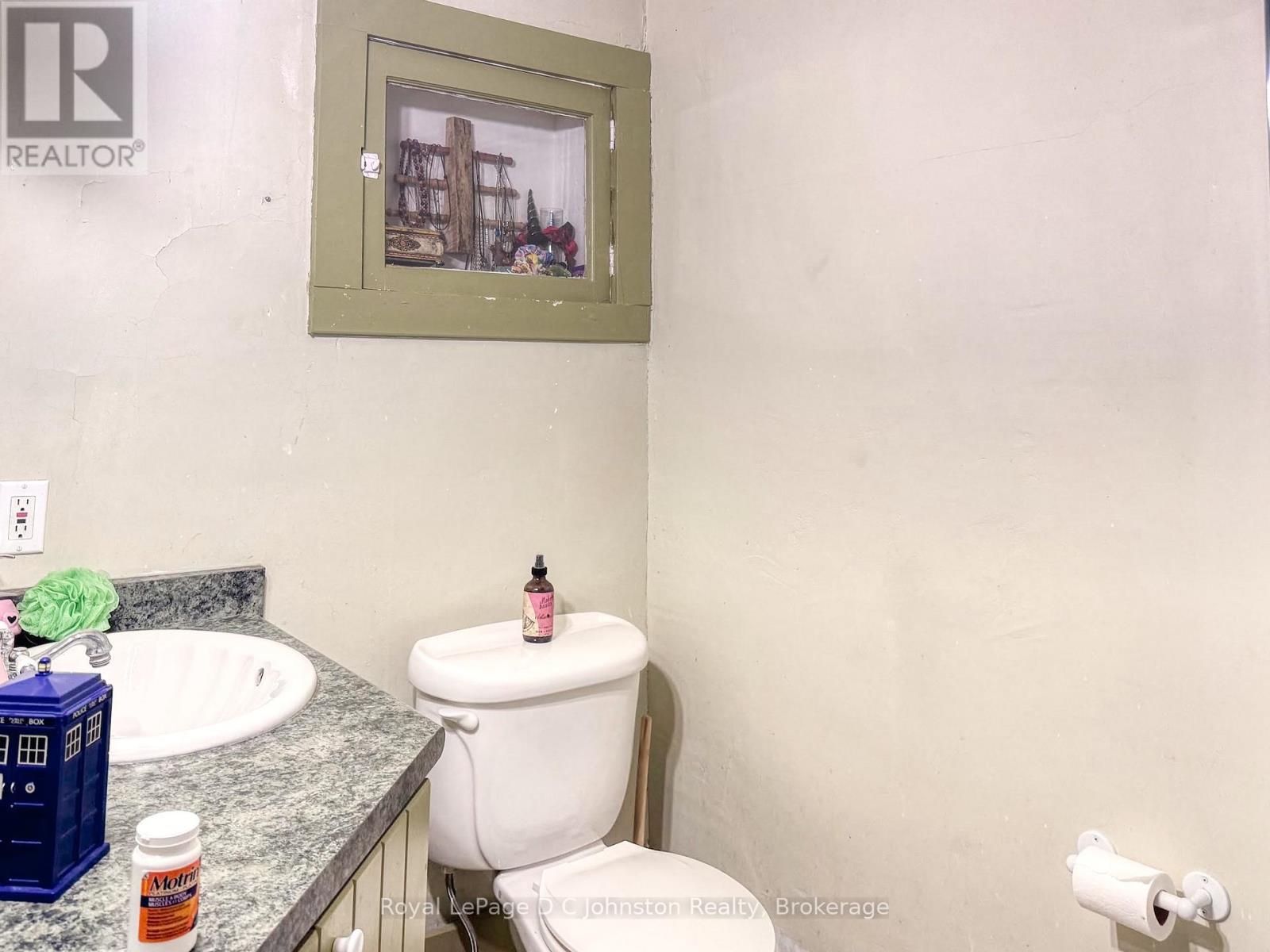 #1, #2, #3, #4 - 490 MILL STREET - 22