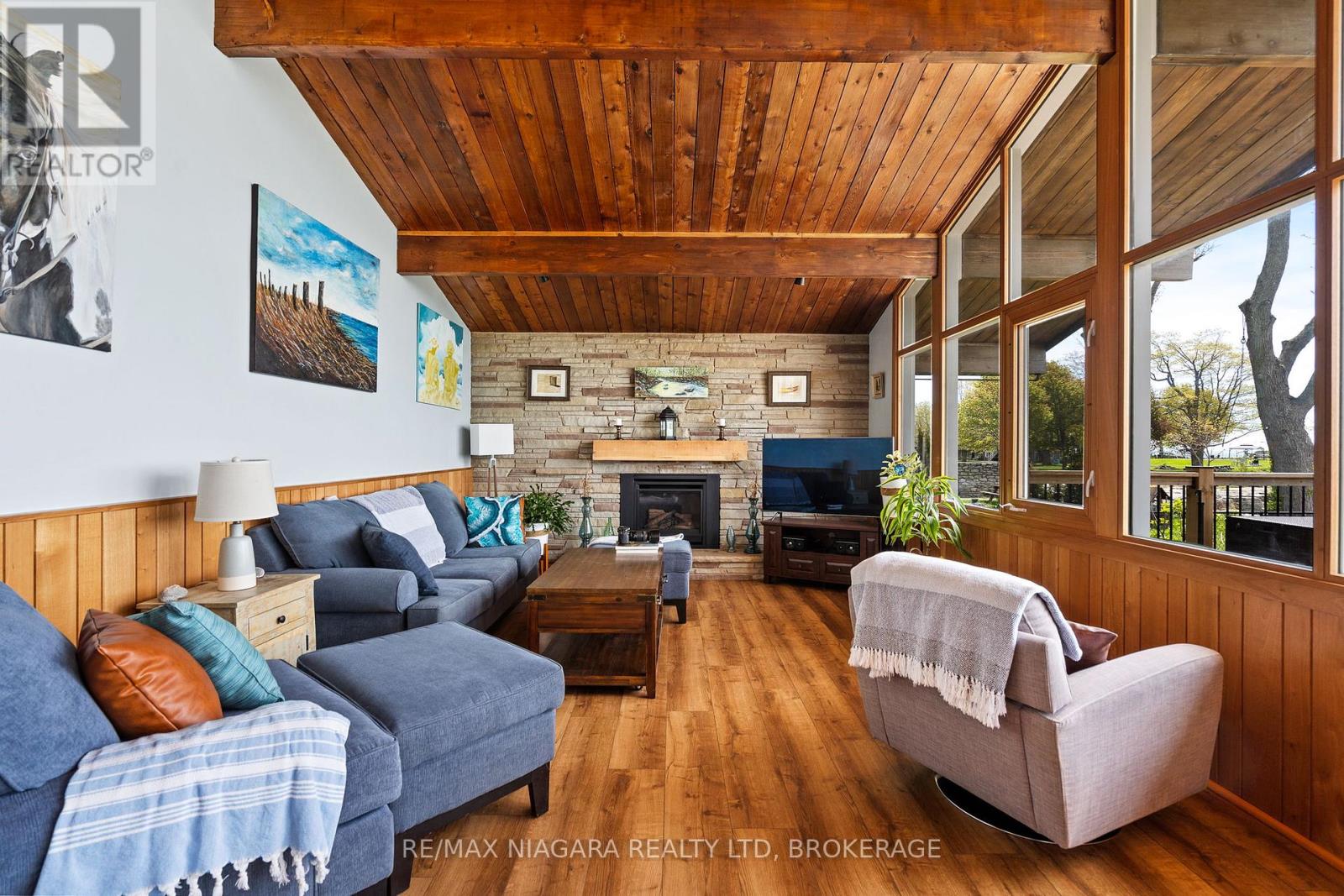 10825 LAKESHORE ROAD W - 10