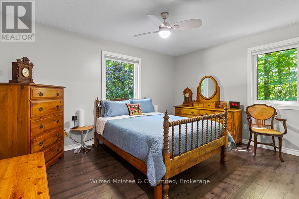 24 SHORE DRIVE - 23