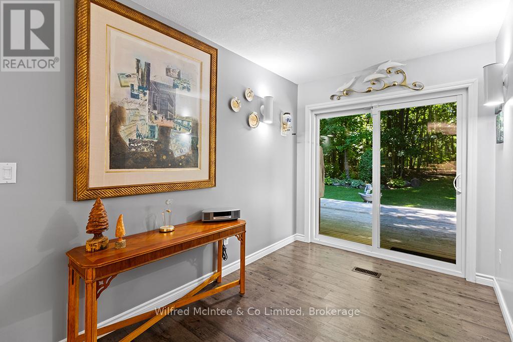 24 SHORE DRIVE - 19