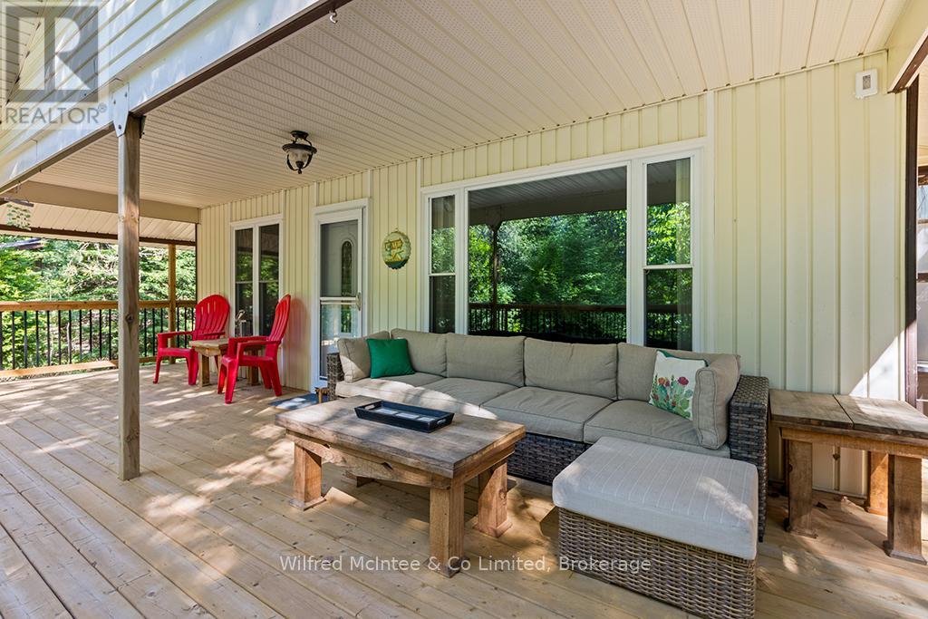 55 THOMPSON AVENUE - 11