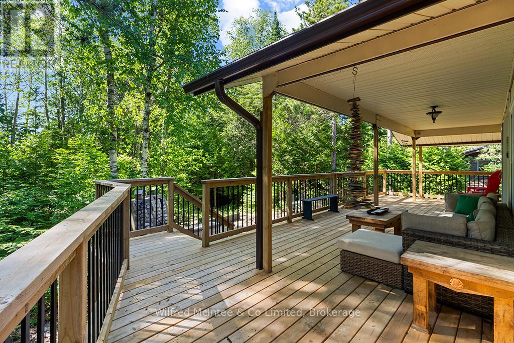 55 THOMPSON AVENUE - 26