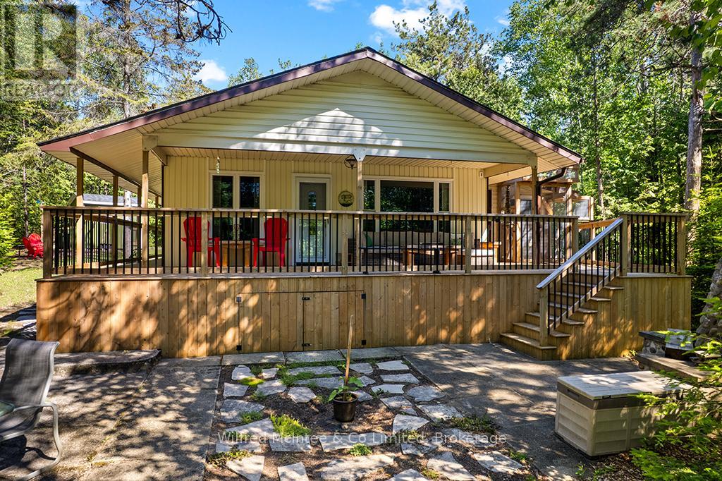 55 THOMPSON AVENUE - 3