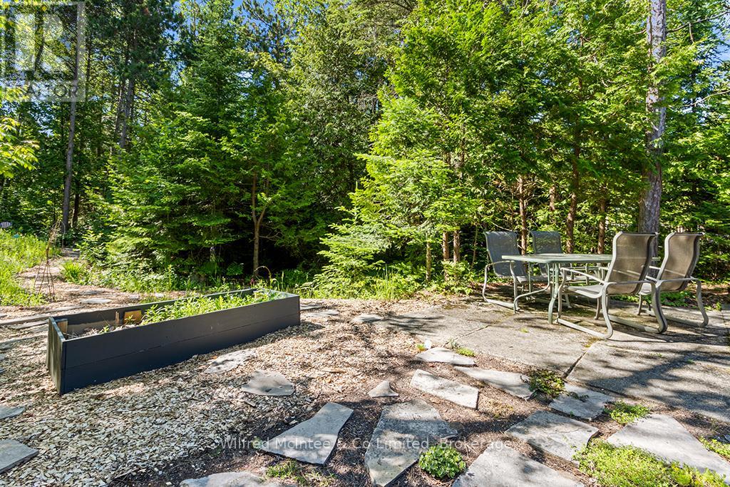 55 THOMPSON AVENUE - 30