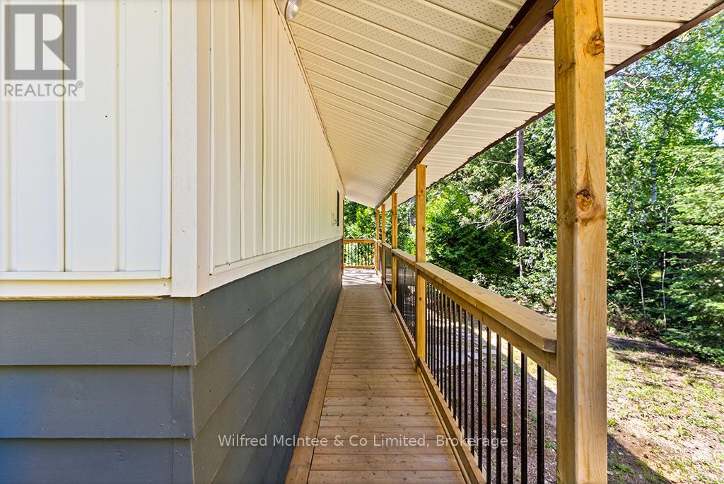 55 THOMPSON AVENUE - 8