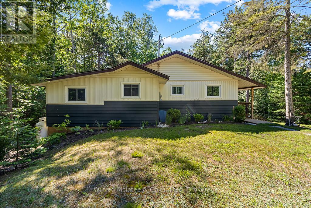 55 THOMPSON AVENUE - 41