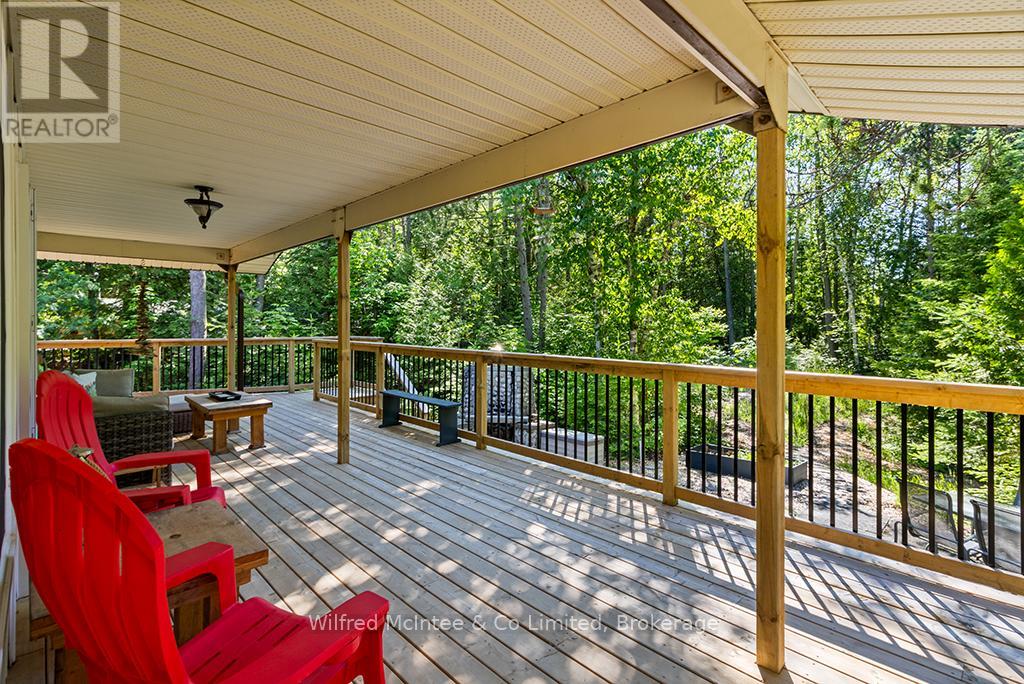 55 THOMPSON AVENUE - 9