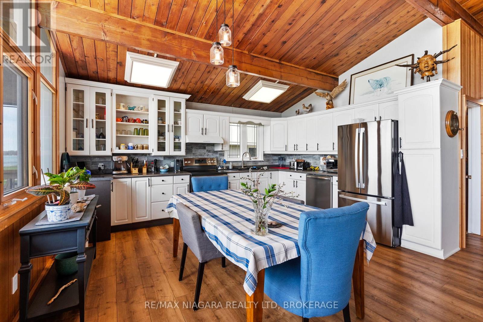 10825 LAKESHORE ROAD W - 8