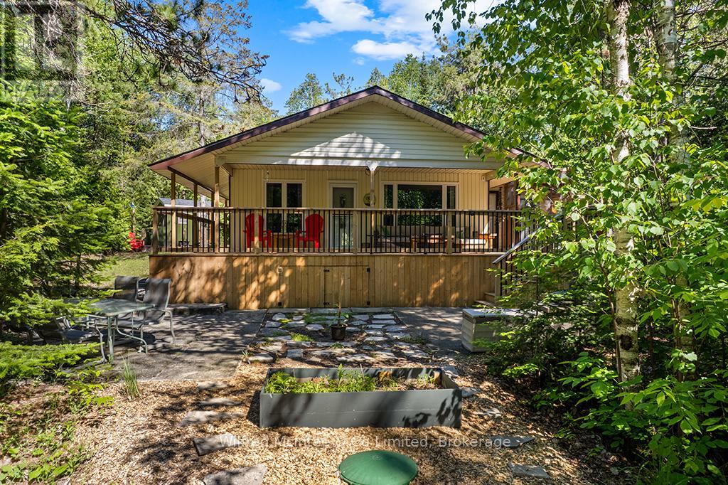 55 THOMPSON AVENUE - 29