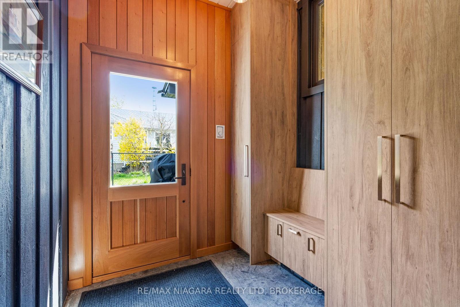 10825 LAKESHORE ROAD W - 5
