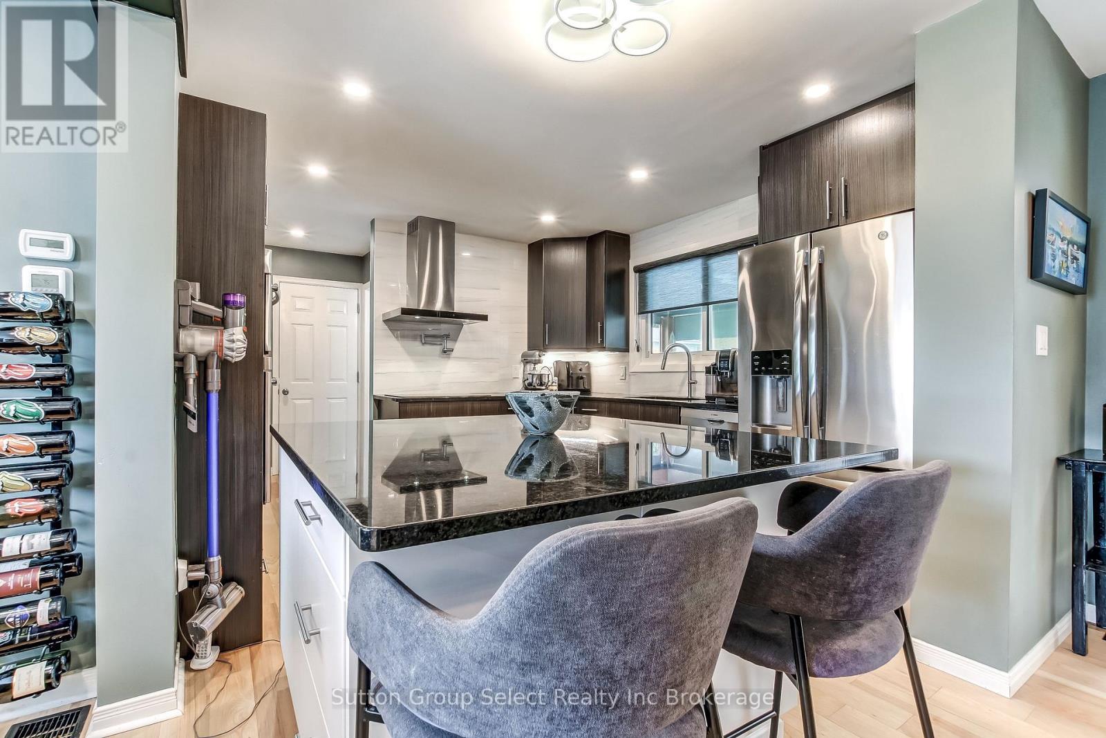 468 LEE AVENUE - 13