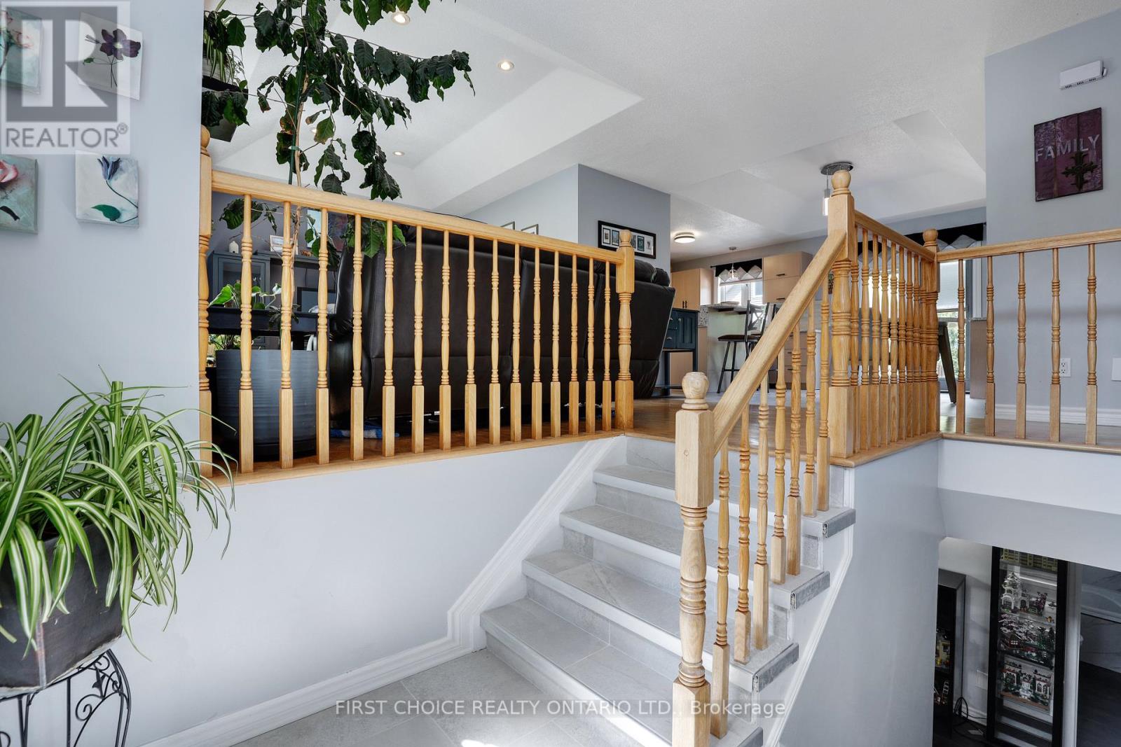 5857 TRUDEAU AVENUE - 21