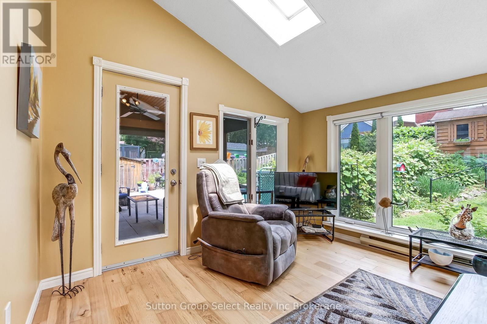 468 LEE AVENUE - 11