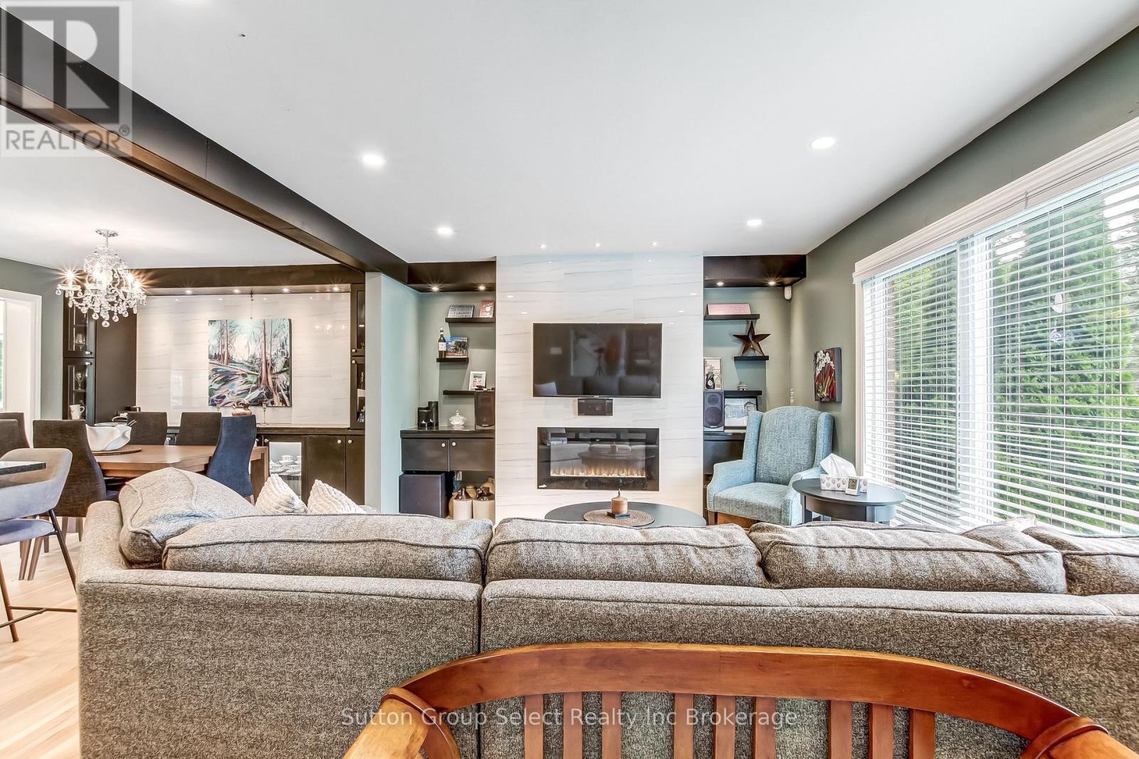 468 LEE AVENUE - 3