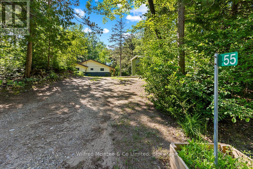 55 THOMPSON AVENUE - 6