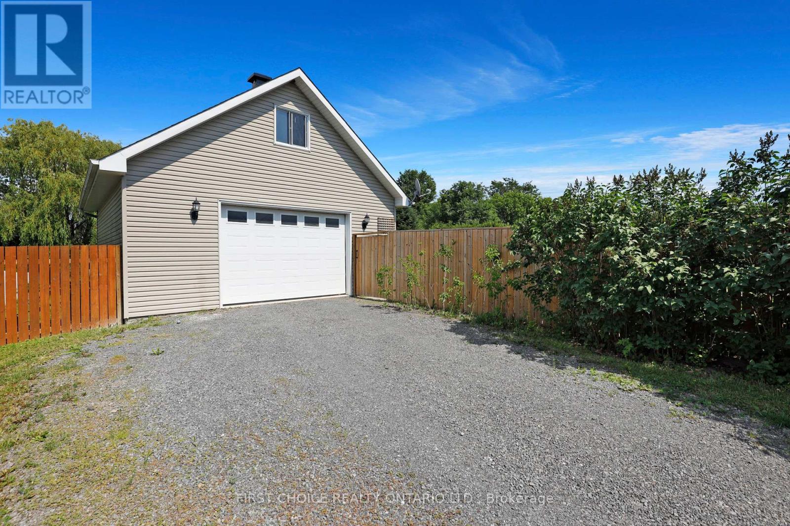 5857 TRUDEAU AVENUE - 19