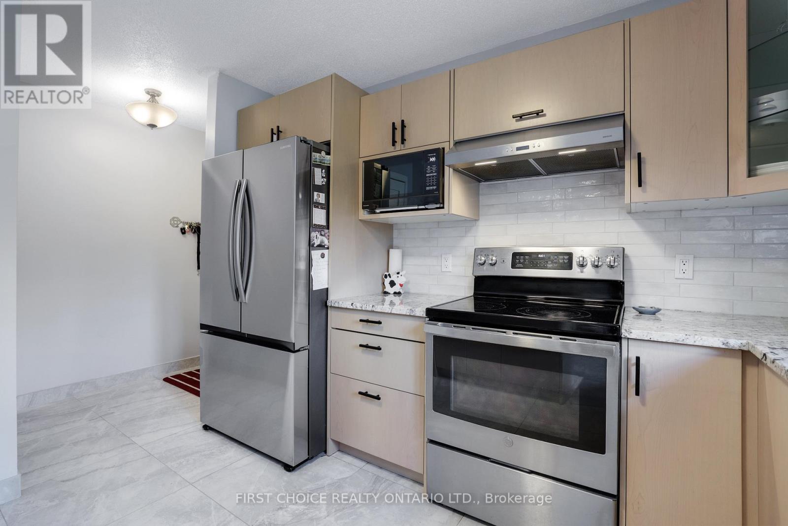 5857 TRUDEAU AVENUE - 37