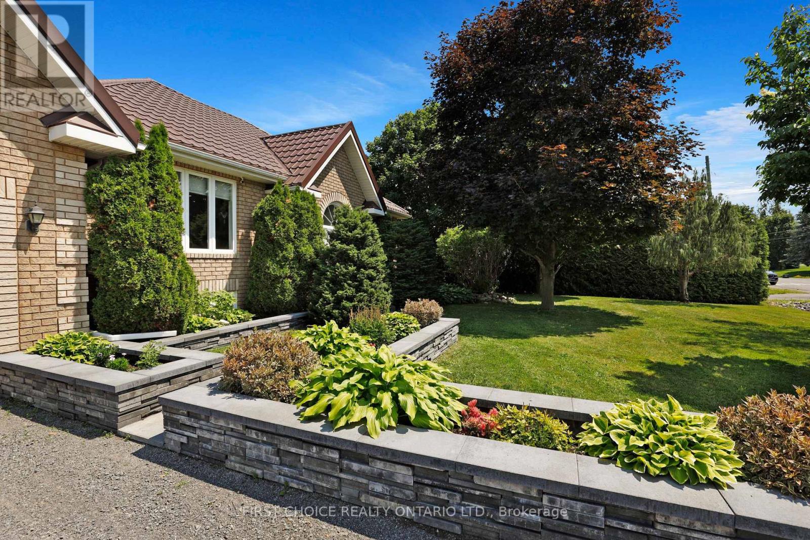 5857 TRUDEAU AVENUE - 20