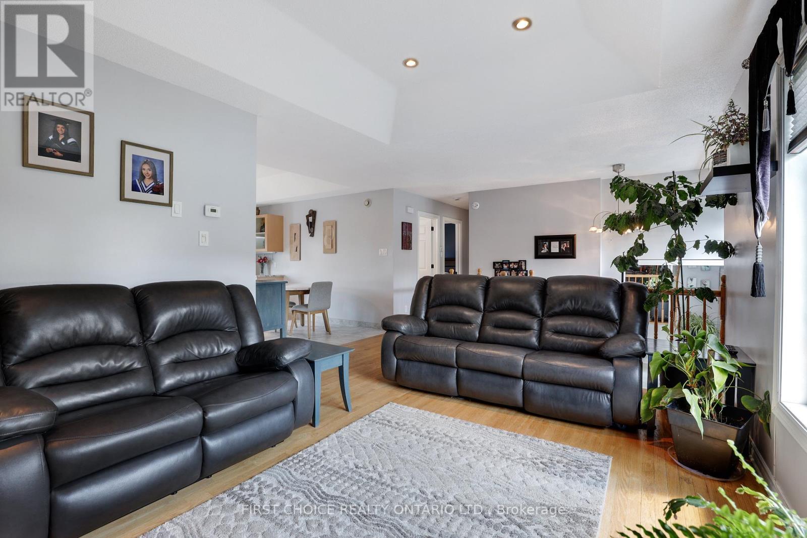 5857 TRUDEAU AVENUE - 28