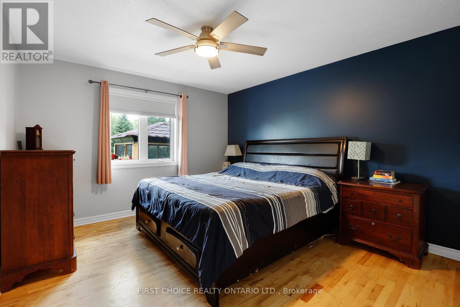 5857 TRUDEAU AVENUE - 40