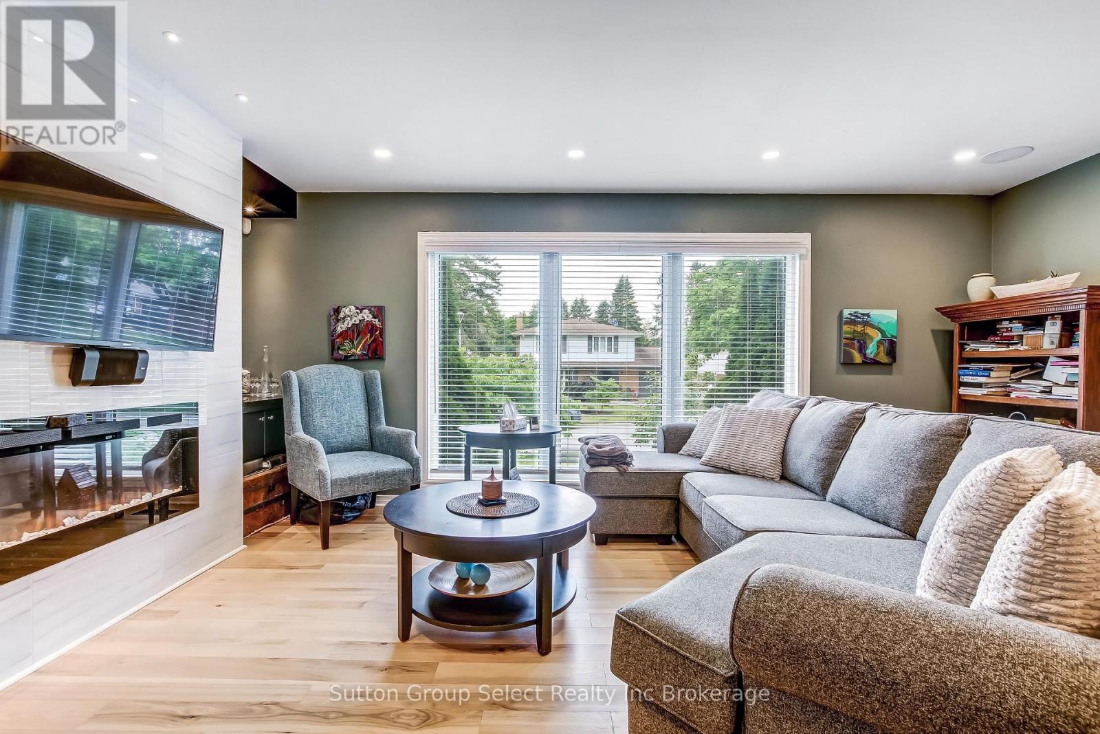 468 LEE AVENUE - 4