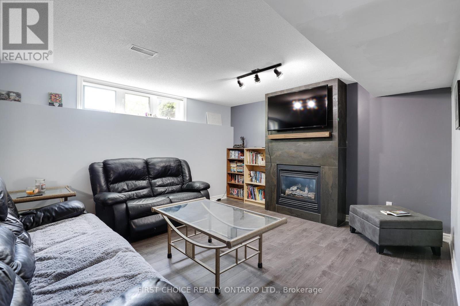 5857 TRUDEAU AVENUE - 44