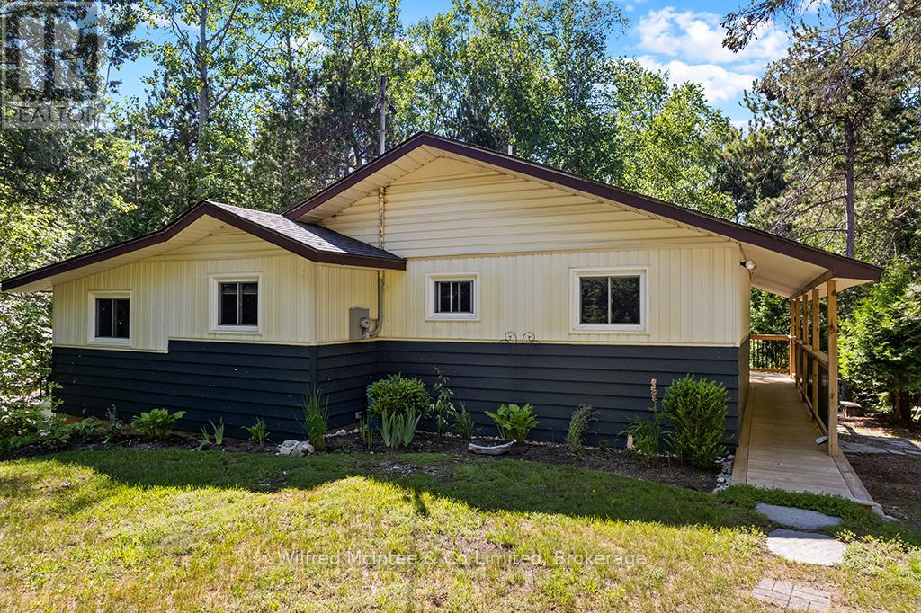 55 THOMPSON AVENUE - 7