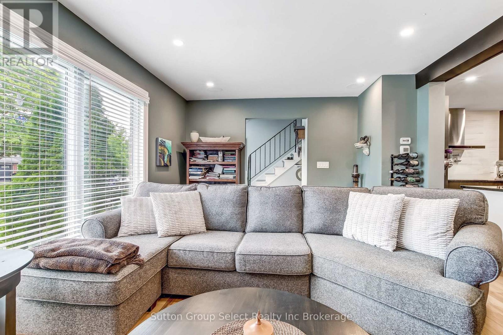 468 LEE AVENUE - 5
