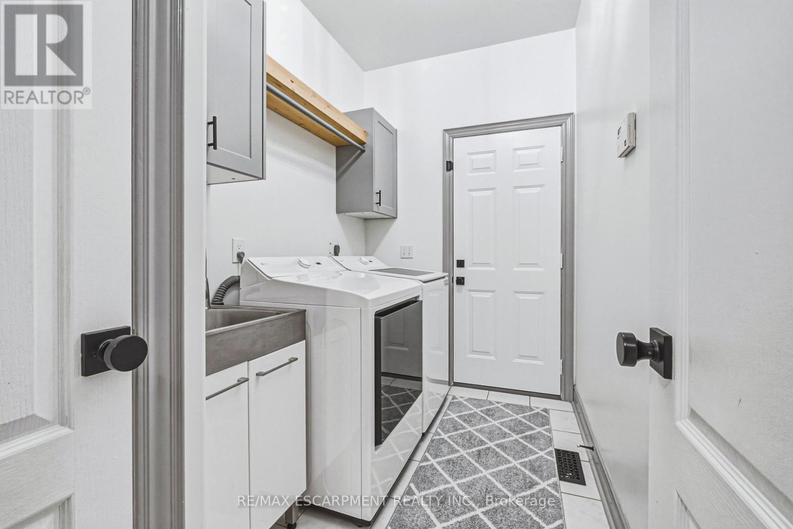32 KOPPERFIELD LANE - 17
