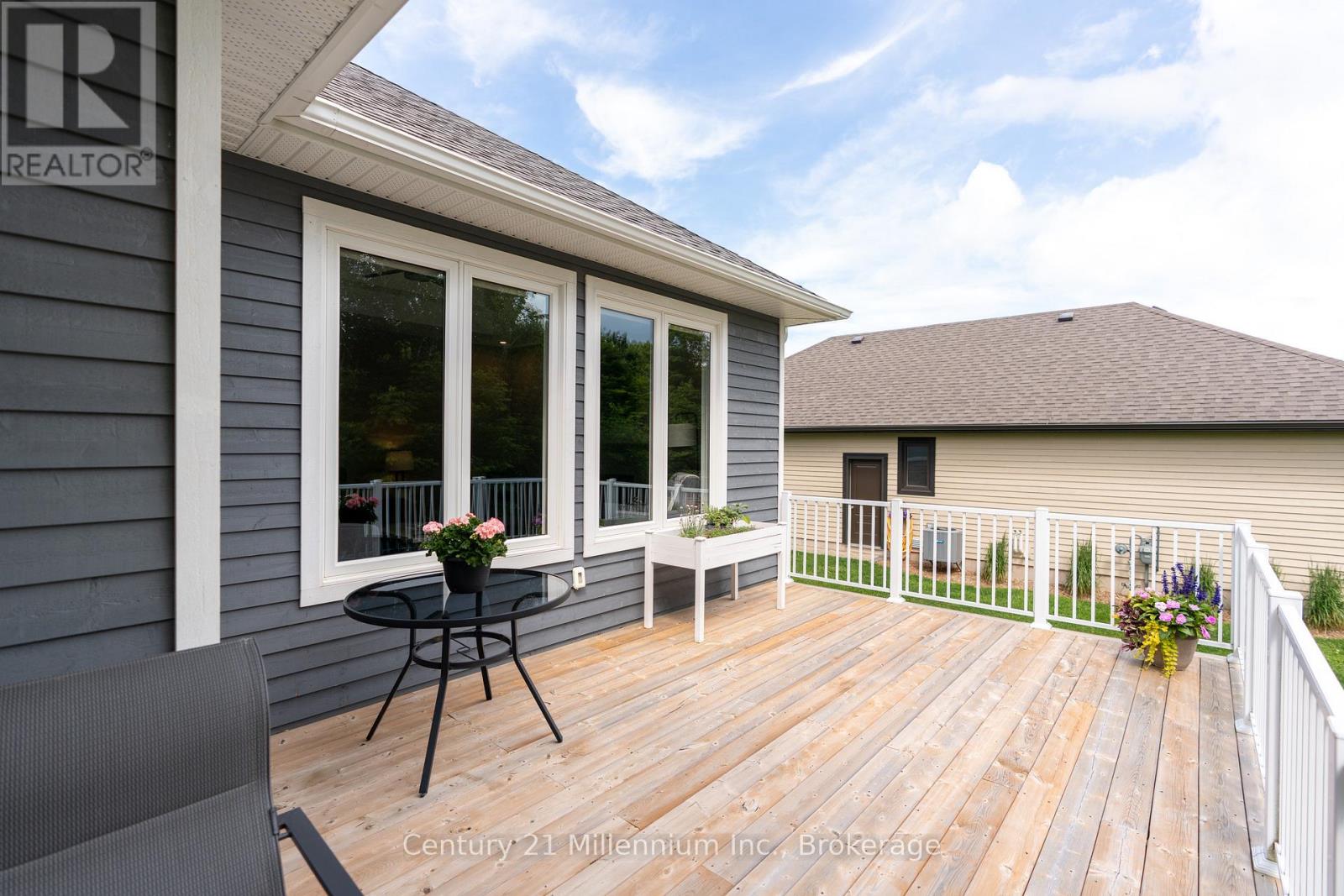401 ALGOMA CRESCENT - 40