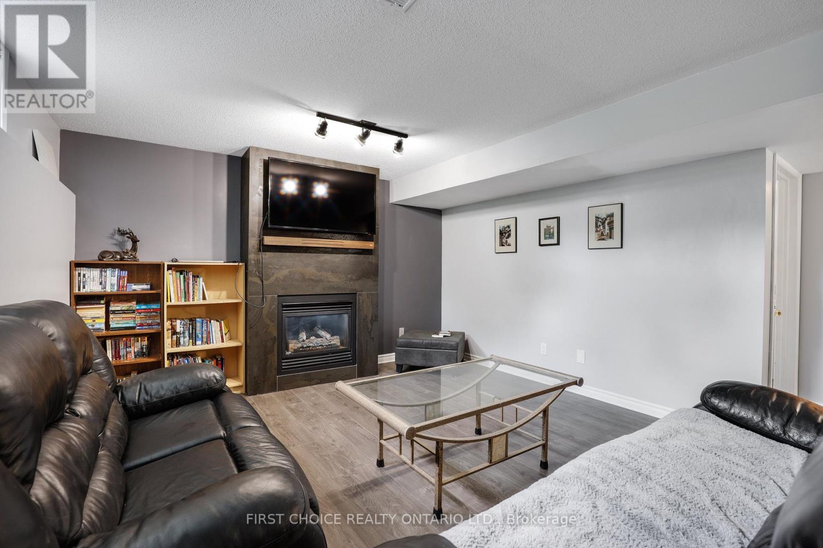 5857 TRUDEAU AVENUE - 45