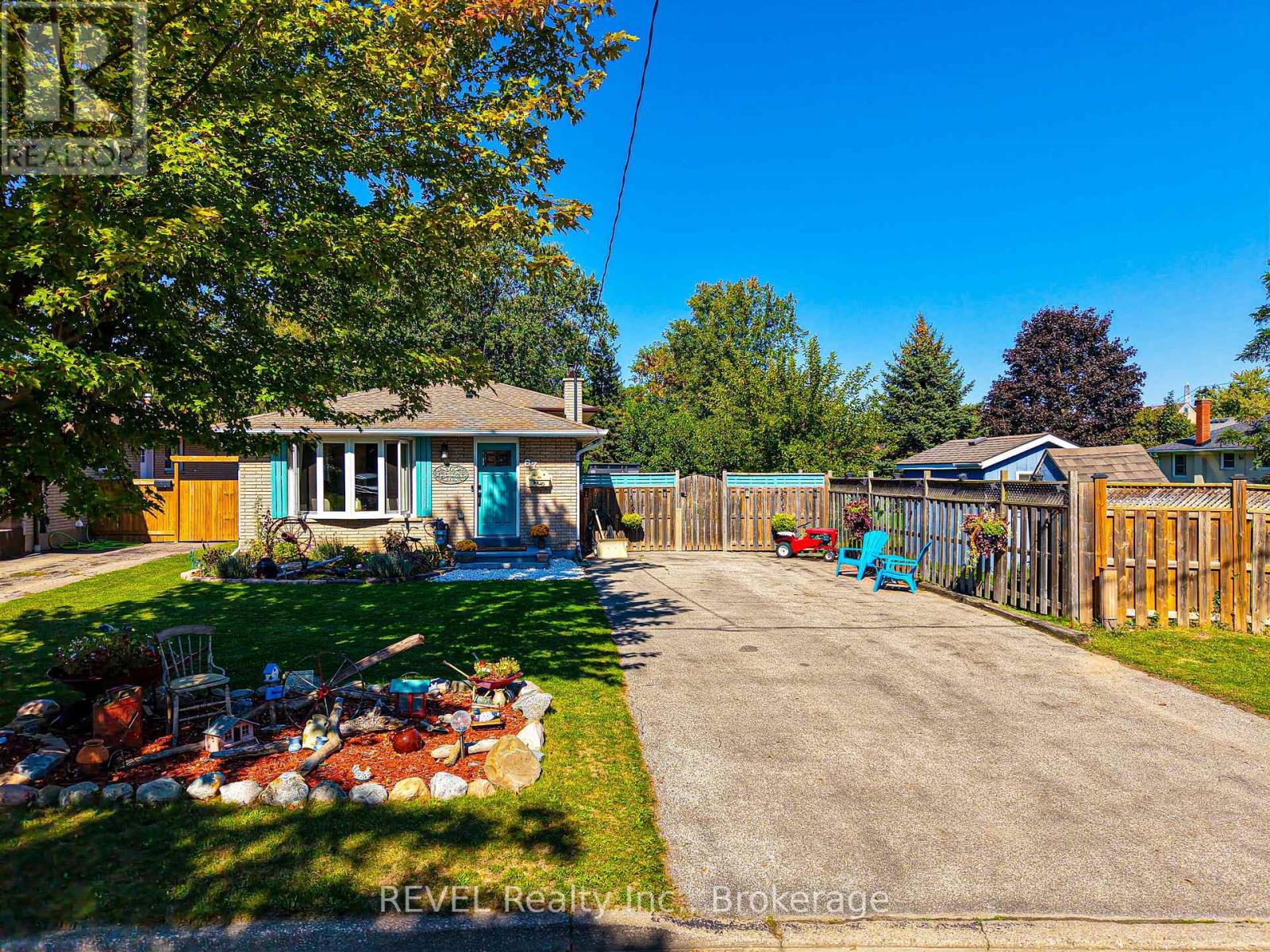 67 LOUIS AVENUE - 1