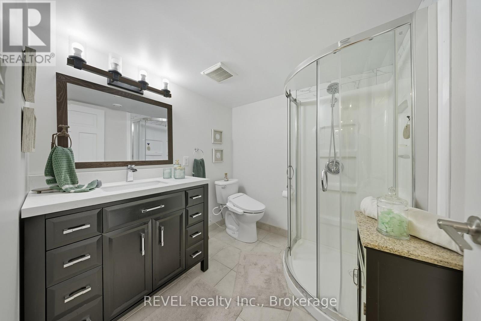 67 LOUIS AVENUE - 24
