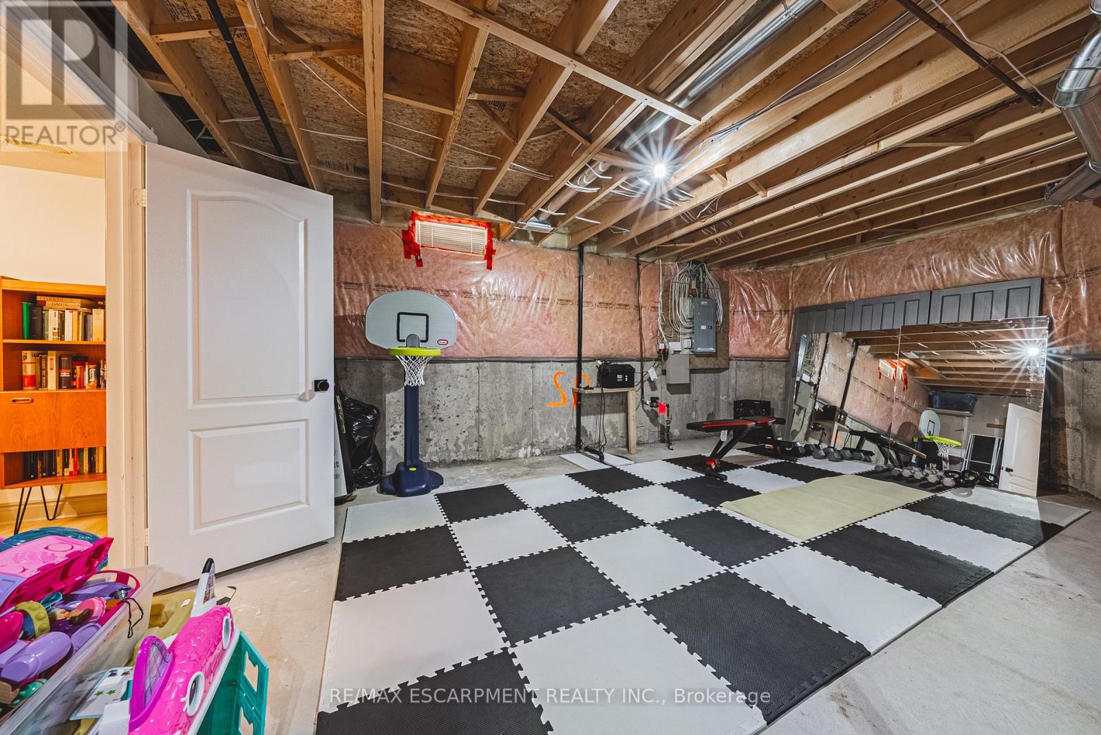 32 KOPPERFIELD LANE - 37